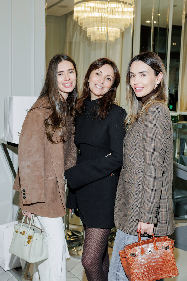 Ирина Балагурак, Карина Ошроева и Лиза Ющенко Ирина Балагурак, Карина Ошроева и Лиза Ющенко