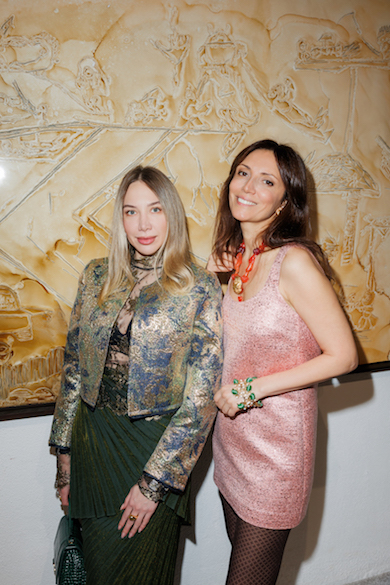 Анастасия Кольцова и Карина Ошроева Анастасия Кольцова и Карина Ошроева