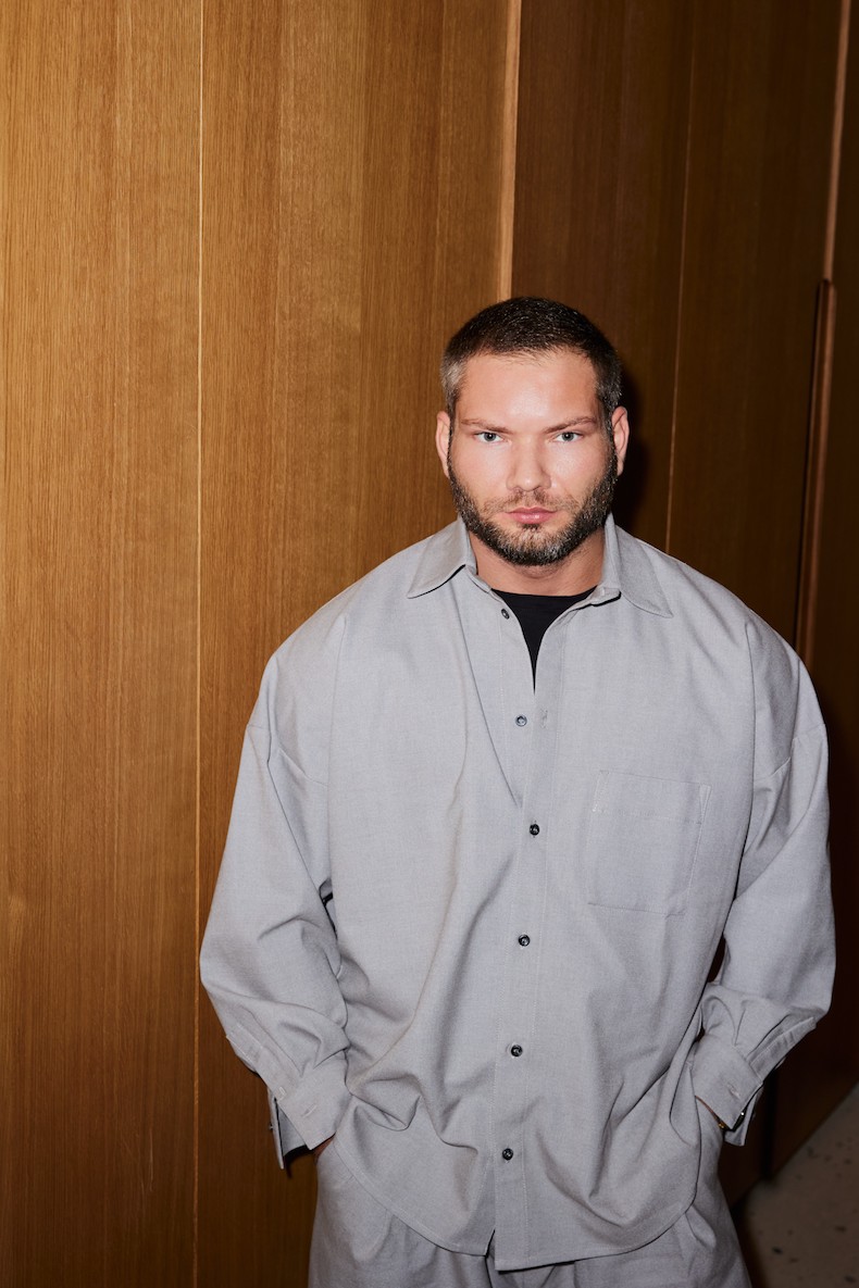 Олег Тихомиров